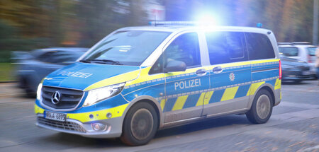 Beide Journalisten wurden in Tatortnähe aufgegriffen und für 16 ... Beide Journalisten wurden in Tatortnähe aufgegriffen und für 16 ...