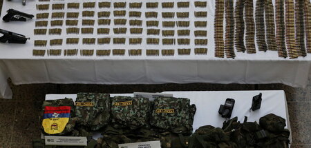 Beschlagnahmung von Waffen und Munition von FARC-Dissidenten (Bo