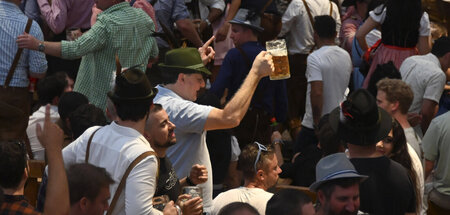 Der gute alte Bierkampf: Auf der Theresienwiese in München