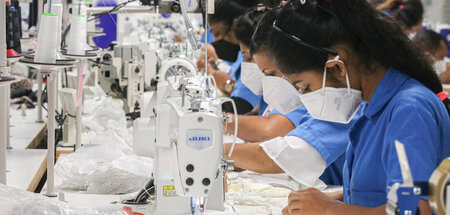 Sri Lanka: Regierung will Mindeststandarts wie den Achtstundenta...