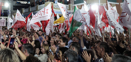 Mit wehenden Fahnen: Syriza-Veranstaltung auf Kreta (20.6.2023)