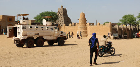 Streitkräfte der Vereinten Nationen patrouillieren in Timbuktu (...