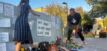 Alternative Protestform: Altar gegen die Wiederaufstellung des D...
