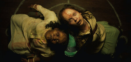 Satan ist kein Rassist: Angela Fielding (Lidya Jewett, l.) und K...