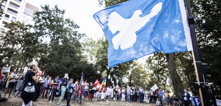 Die Waffen müssen endlich schweigen: Demonstration gegen einen n...