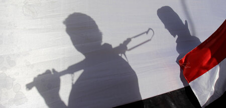 Ansarollah bei eine Demonstration gegen das Waffenembargo des UN...