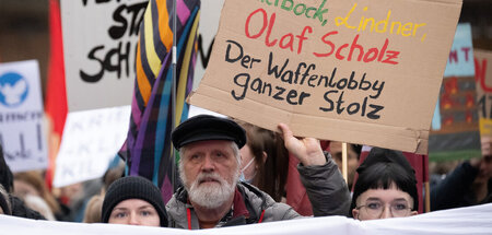 Auf der Straße gegen die Kürzungspolitik der Ampel (Marburg, 2.2...