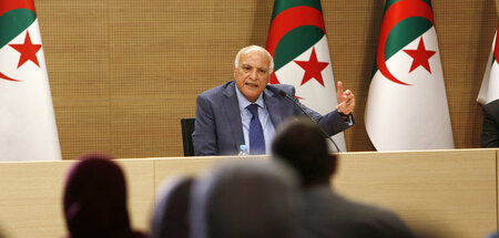 Stimme für den Frieden: Algeriens Außenminister Ahmed Attaf auf ...