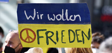 Anstatt auf Deeskalation und Diplomatie zu setzen, liefert die B...