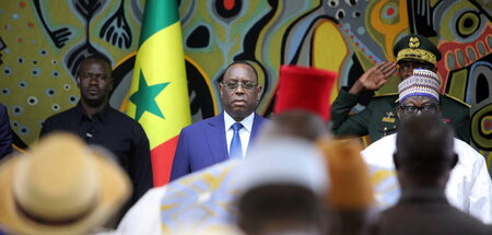 Seine Tage als Präsident Senegals sind gezählt: Macky Sall (M.) ... Seine Tage als Präsident Senegals sind gezählt: Macky Sall (M.) ...