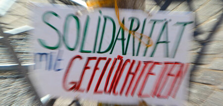 Plakat auf einer Demonstration zum Tag der Befreiung in Demmin/M... Plakat auf einer Demonstration zum Tag der Befreiung in Demmin/M...
