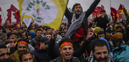 Anhänger der Demokratischen Volkspartei (HDP) in Istanbul (19.3.