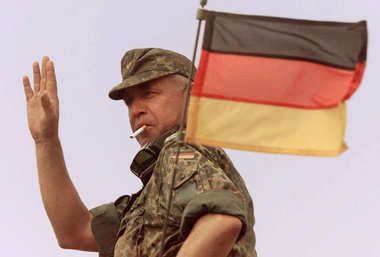 Deutscher Soldat auf Mission: 1999 im Kosovo