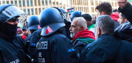 Eine Demonstration am Potsdamer Platz in Berlin wurde am Sonntag...