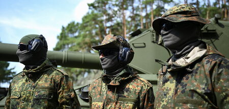Wer steckt unter der Maske? Ausbildung ukrainischer Soldaten am ...