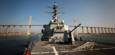 Mörderische Waffe: Lenkwaffenzerstörer »USS Carney« auf dem Suez...