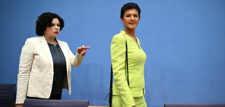 Amira Mohamed Ali und Sahra Wagenknecht am Montag in Berlin