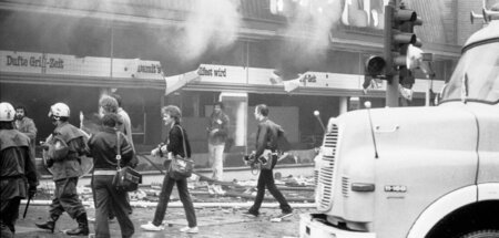 Bolle brennt: Journalisten besichtigen unter Polizeischutz am 1....