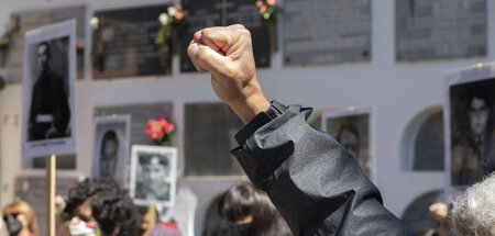 Hoch die Faust gegen Faschismus: Gedenkveranstaltung für die Opf...