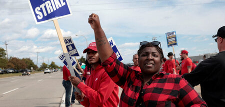 Vom Sit-down Strike zum Stand-up Strike: UAW-Mitglieder im Ausst...