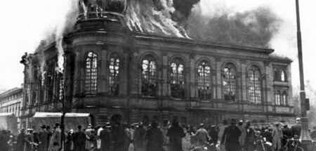 Vernichtungswerk. Die Börneplatzsynagoge in Frankfurt am Main br... Vernichtungswerk. Die Börneplatzsynagoge in Frankfurt am Main br...