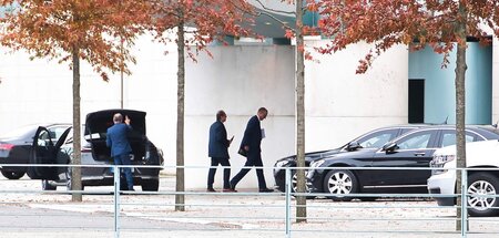 Folgen dem Ruf: Friedrich Merz (r.) und Alexander Dobrindt (2. v... Folgen dem Ruf: Friedrich Merz (r.) und Alexander Dobrindt (2. v...