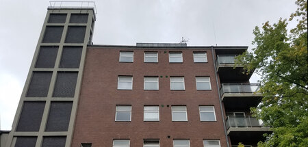 Jahrzehntelang Überlebensmittelpunkt: Der baufällige Wohnturm in... Jahrzehntelang Überlebensmittelpunkt: Der baufällige Wohnturm in...