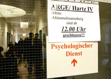 Wenn der Staat die Organisation des Arbeitszwangs selbst in die ... Wenn der Staat die Organisation des Arbeitszwangs selbst in die ...