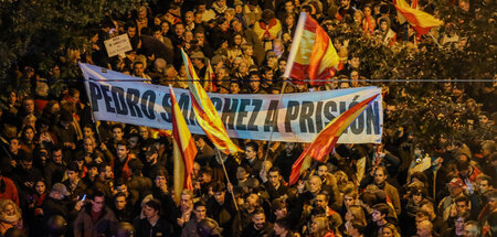 Demonstration gegen den amtierenden Präsidenten der spanischen R... Demonstration gegen den amtierenden Präsidenten der spanischen R...