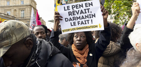 »Le Pen träumt davon, Darmanin tut es«: Nicht zum ersten Mal zei...