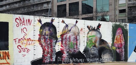 Gegen staatliche Maulkörbe: Graffiti zur Unterstützung des inhaf...