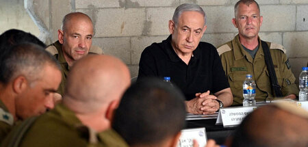 Lagebesprechung: Israels Premier Netanjahu will Gaza dem Militär