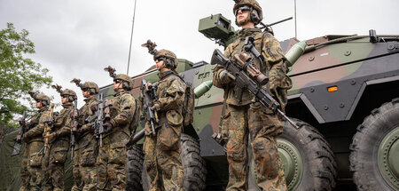 Hochbetrieb auf dem Truppenübungsplatz Munster: Bundeswehr-Grena...