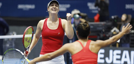 Gabriela Dabrowski (l.) und Leylah Fernandez feiern ihren Sieg g...