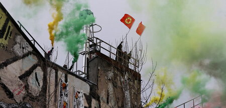 Während einer Kundgebung gegen das PKK-Verbot in Berlin (Novembe...