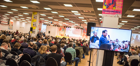 Volles Haus: Blick in den großen Saal während der Rosa-Luxemburg...