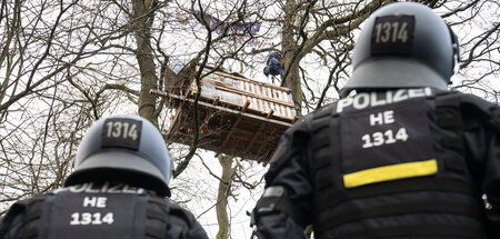 Räumung der Besetzer im Fechenheimer Wald. Vorwurf: Hausfriedens...