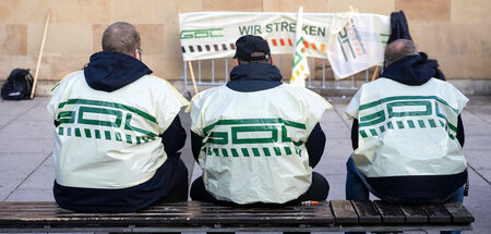 »Bitte verschieben Sie Ihre Reise« (Warnstreik am Bahnhof Heilbr...