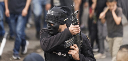 Im Visier: Ein Kämpfer der militanten Islamistengruppe Islamisch