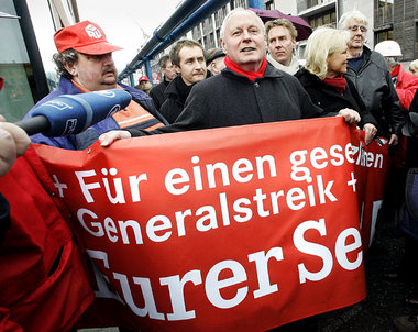 Forderung nach einer Demokratisierung der Wirtschaft: Oskar Lafo...