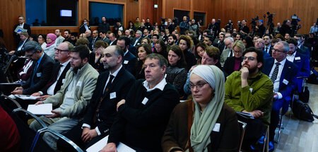 Skeptische Blicke: Islamische Verbände sollen sich zu Israel bek...