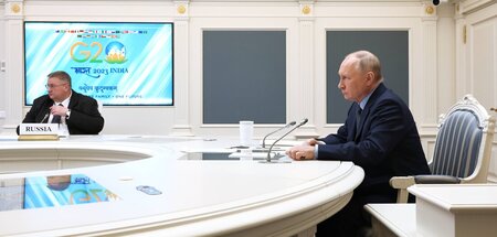 Aus dem Kreml zugeschaltet: Putin beim virtuellen G20-Gipfel (Mo...