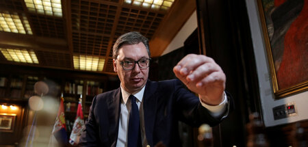 Schachspielen in Beograd: Aleksandar Vucic kauft Kampfhubschraub