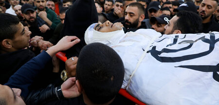 Alltägliches Bild: Beerdigung eines von israelischem Militär ers... Alltägliches Bild: Beerdigung eines von israelischem Militär ers...