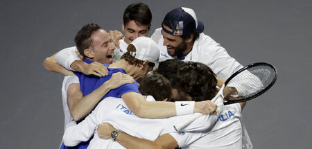 Unter dem Jubel der Tifosi: Das italienische Davis-Cup-Team feie... Unter dem Jubel der Tifosi: Das italienische Davis-Cup-Team feie...