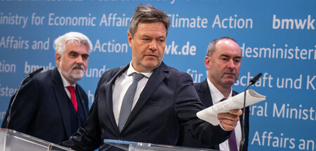 Minister Armin Willingmann (SPD), Robert Habeck (Grüne) und Hube... Minister Armin Willingmann (SPD), Robert Habeck (Grüne) und Hube...