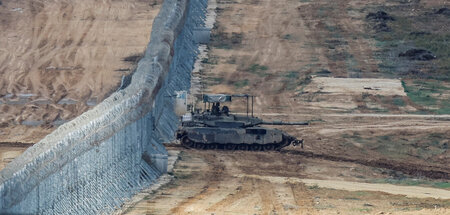 In Bereitschaft für den nächsten Angriffsbefehl: Israelischer Pa...