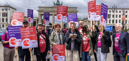 Demo der »Initiative Urheberrecht« vor dem Brandenburger Tor (Be...