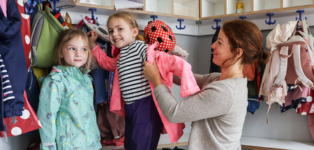 Alltagshelfer unterstützen Kinder, die besonders viel Zuspruch b...