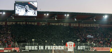 Alle Drittligisten legten an diesem Spieltag eine Schweigeminute...